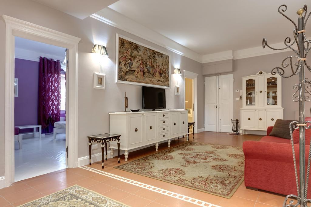 Florence Apartments Home Feeling Luaran gambar